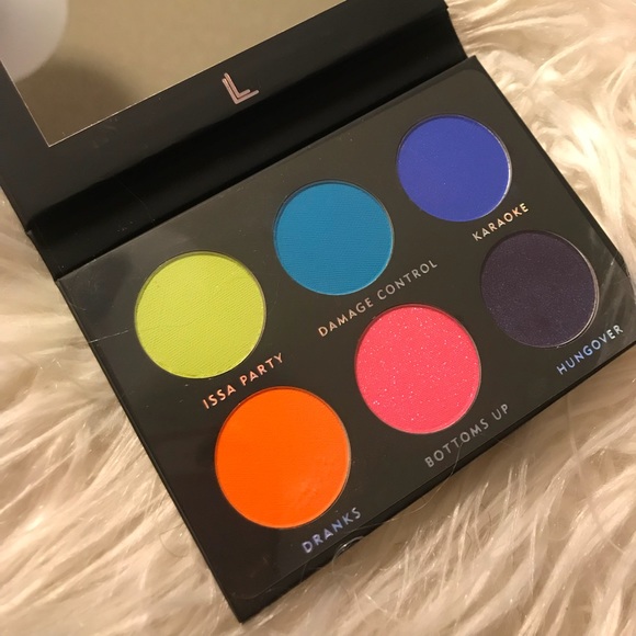 Eyeshadow palette - Picture 2 of 2